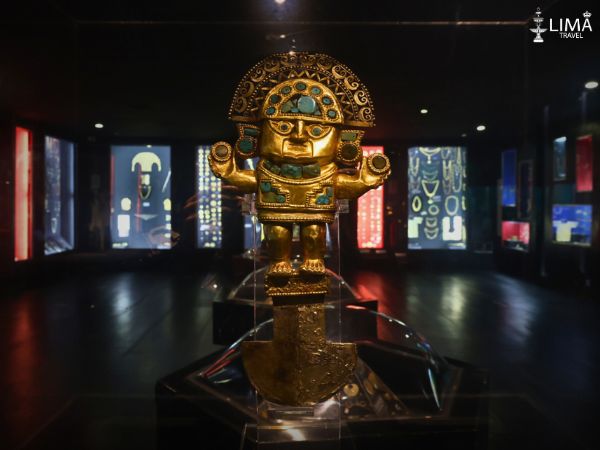 the tumi in the golden museum of lima
